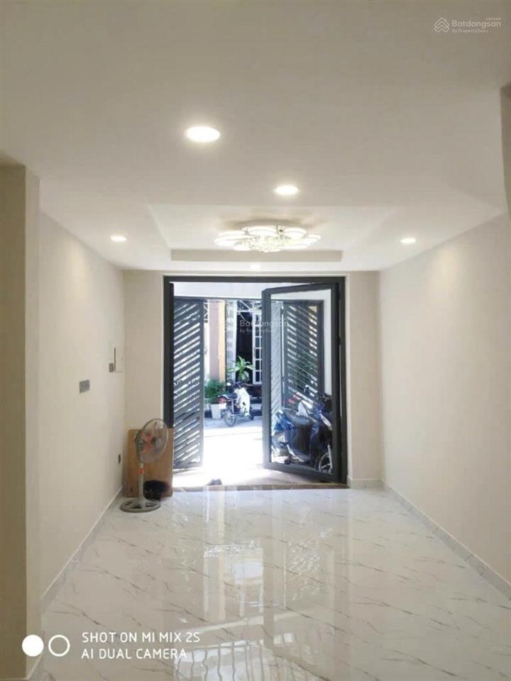 Nhà đẹp  2 mặt hẻm  lê văn sỹ  q3 hẻm xe tải có dòng tiền  ba tầng  giá 8 tỷ  mt04