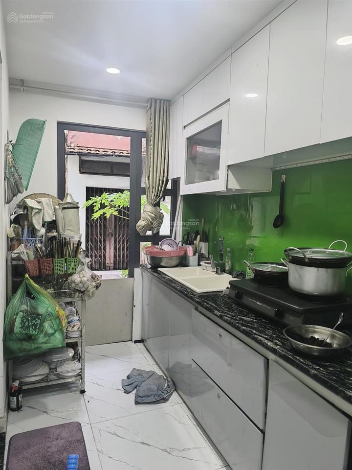 Nhà đẹp  2 mặt hẻm  lê văn sỹ  q3 hẻm xe tải có dòng tiền  ba tầng  giá 8 tỷ  mt04