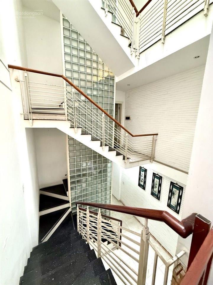 Nhà hxh  lê văn sỹ  4 tầng  115.5m2  gara ô tô  5wc  mt50