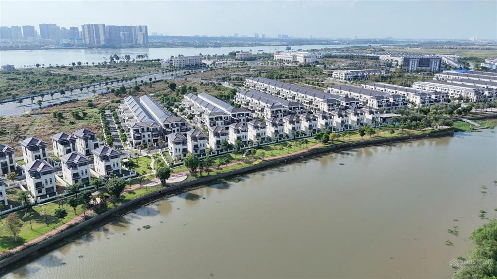 22,5 tỷ sở hữu bt đơn lập 15x20m, stella, 1 trệt 2 lầu, sông lớn, đường 19m, cuối năm bàn giao nhà