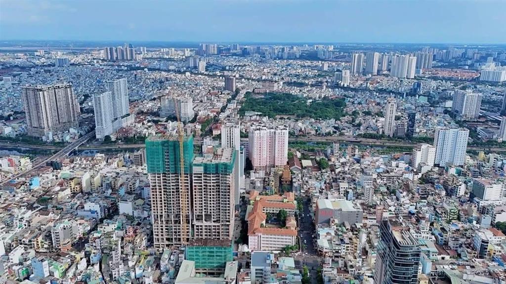 Cần bán 2 phòng ngủ 68m2, tầng cao, view quận 5, giá 13,2 tỷ, đang góp, nhận nhà 2026.