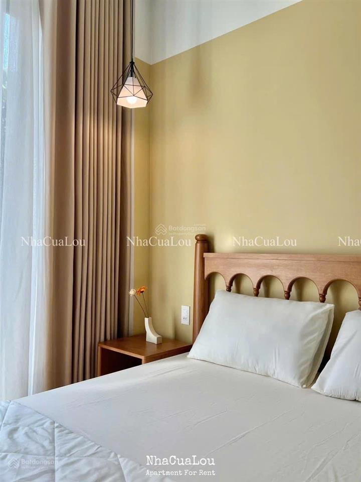 Căn hộ 1 phòng ngủ full nội thất cao cấp ban công thoáng đường hồ hảo hớn quận 1 gần phố bùi viện