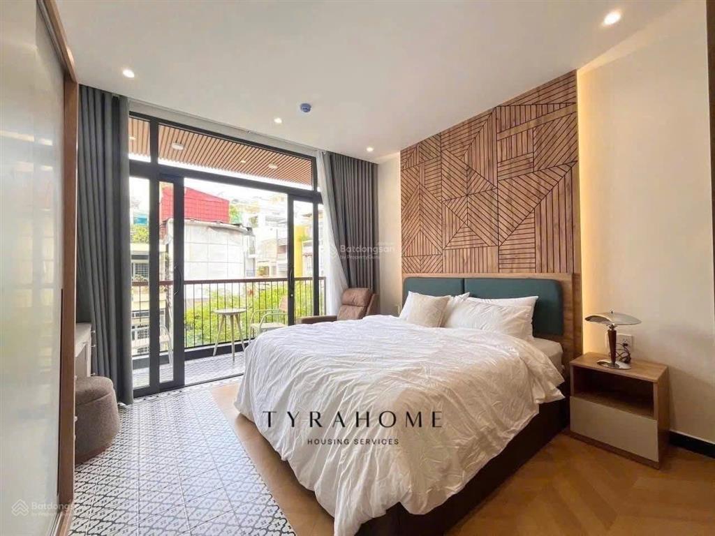 Căn hộ 1 phòng ngủ full nội thất cao cấp ban công thoáng đường hồ hảo hớn quận 1 gần phố bùi viện