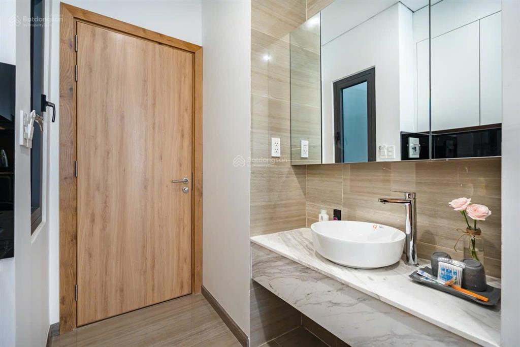 Căn hộ ban công thoáng full nội thất nguyễn văn cừ quận 5 gần cầu nguyễn văn cừ nowzone