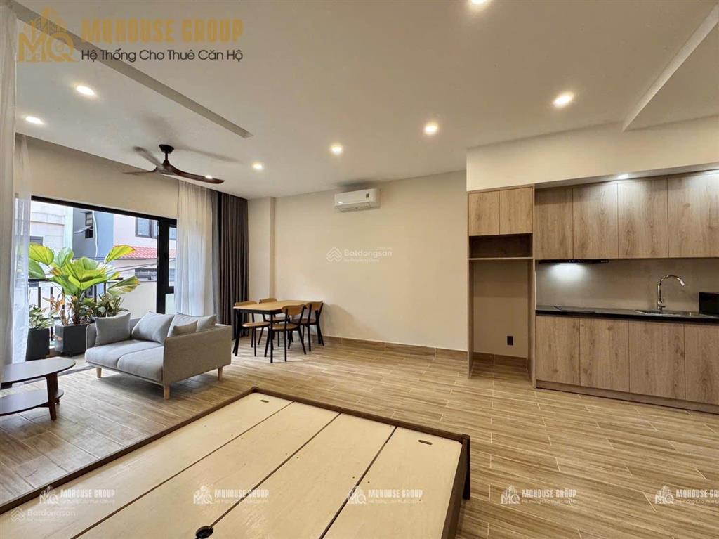 Cho thuê căn hộ studio full nội thất ban công trần hưng đạo quận 1 ngay bùi viện, chợ bến thành