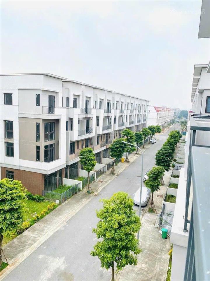 Chủ cần tiền bán gấp shophouse 75m2 đã hoàn thiện đang cho thuê dòng tiền 18tr, giá nhỉnh 7tỷ.