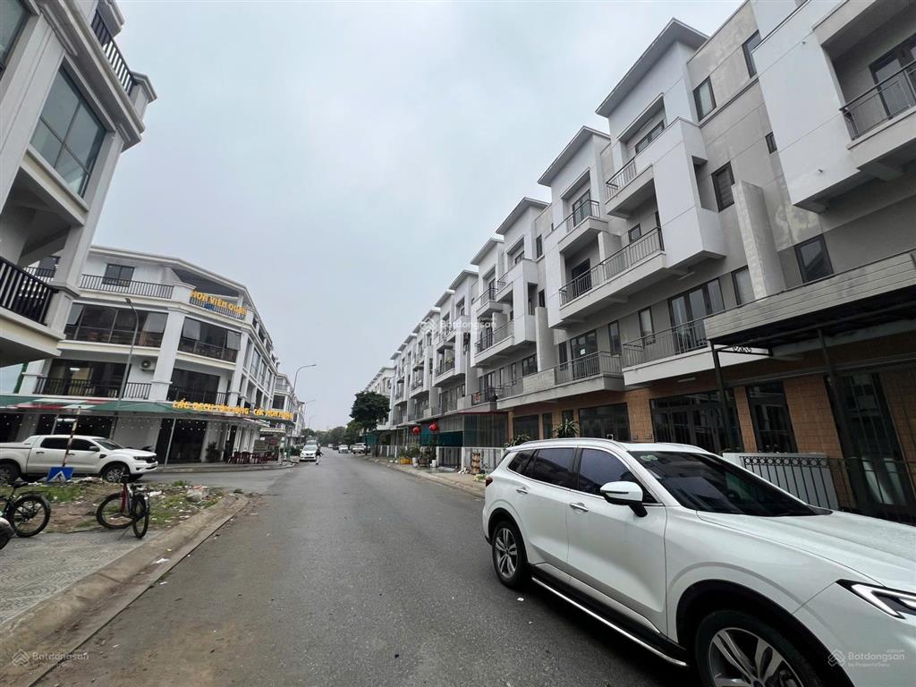 Chủ cần tiền bán gấp shophouse 75m2 đã hoàn thiện đang cho thuê dòng tiền 18tr, giá nhỉnh 7tỷ.