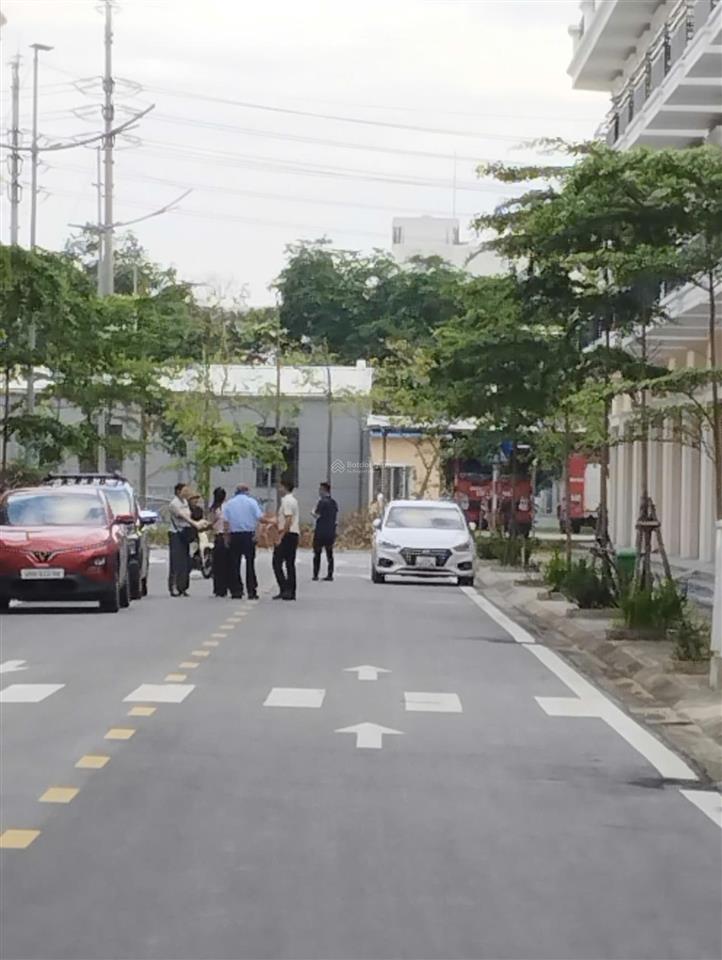 Duy nhất căn cắt lỗ sâu  vietsing square  giá chỉ nhỉnh 5 tỷ (thấp hơn thị trường 1 tỷ)