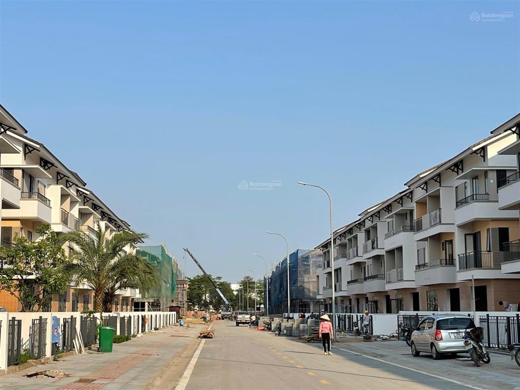 Giá cắt lỗ chỉ 7,3 tỷ  sh2 centa riverside 100m2  sổ cất két