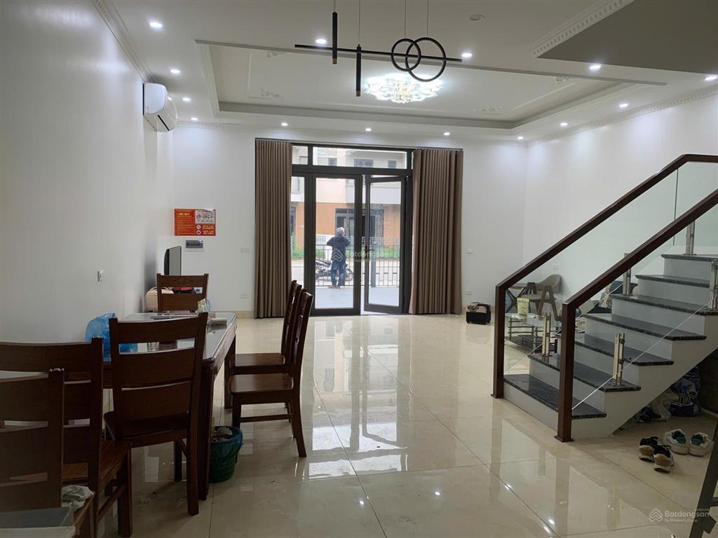 Giá căn thô nhưng nhận nhà hoàn thiện  shophouse centa vsip 120m² đang cho thuê 16 triệu/tháng