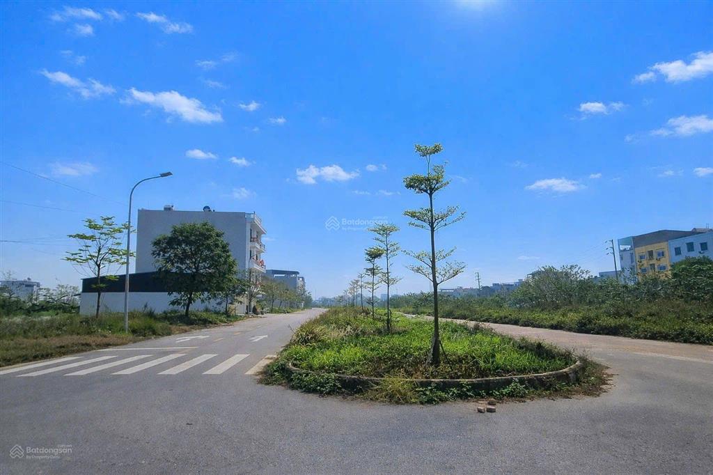 Chỉ 4, x tỷ sở hữu lô đất 90m2  gần 3 kcn lớn vsip  đại đồng  tiên sơn, sổ đỏ sẵn
