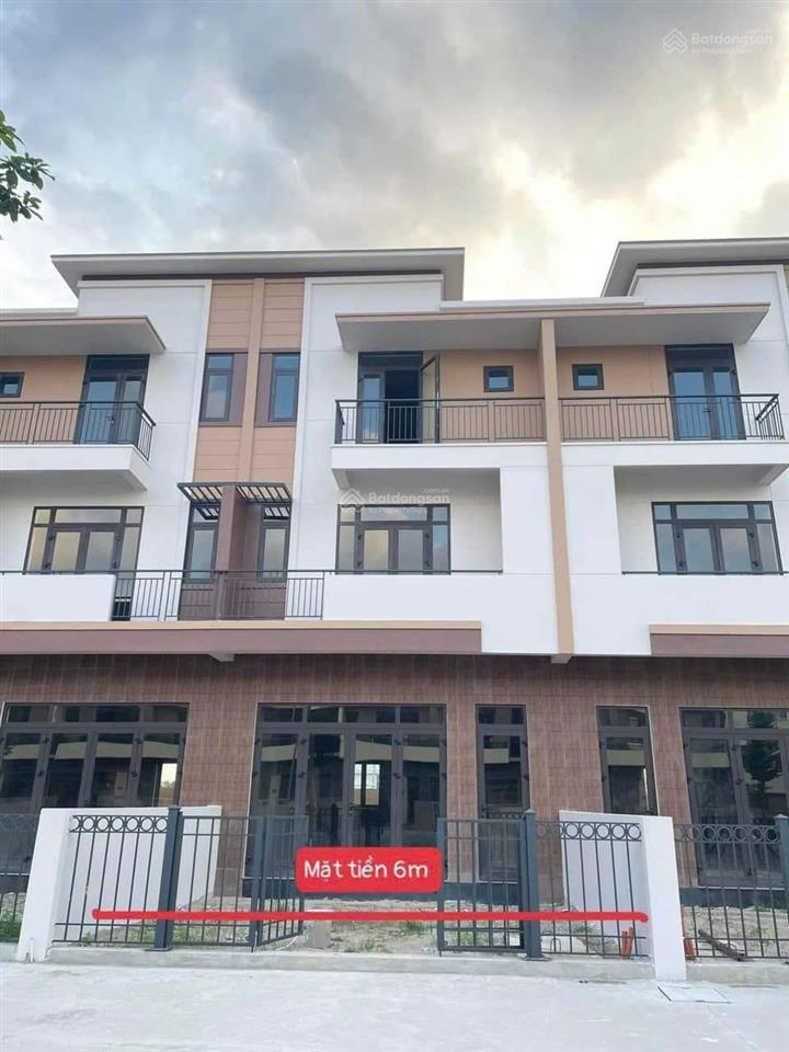 Chỉ 8.8 tỷ sở hữu shophouse sh3 centa city 120m2  sẵn sổ