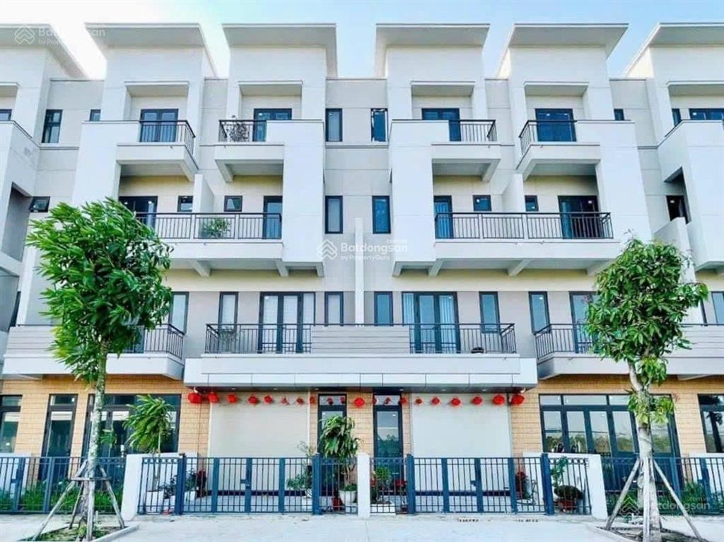 Chỉ 5,65 tỷ  sở hữu shophouse  centa diamond vsip từ sơn, 75m², 4 tầng, sẵn sổ, đón sóng chung cư