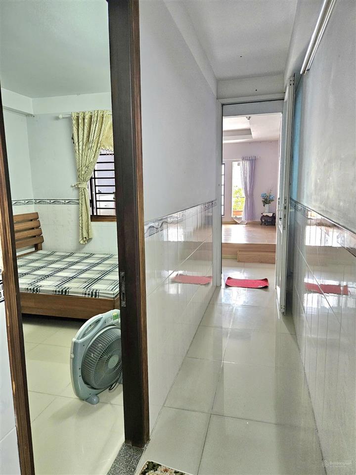 Ngay chợ lạc quang, hẻm xe hơi, 80m2, 3 tầng, đường tân thới nhất, 6 tỷ hơn