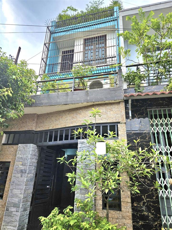 Ngay chợ lạc quang, hẻm xe hơi, 80m2, 3 tầng, đường tân thới nhất, 6 tỷ hơn