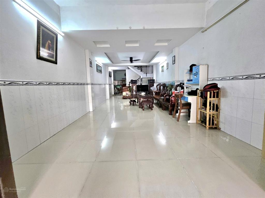 Ngay chợ lạc quang, hẻm xe hơi, 80m2, 3 tầng, đường tân thới nhất, 6 tỷ hơn