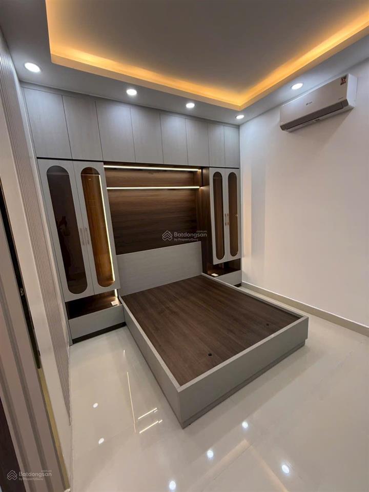 Cần bán gấp nhà hẻm xe hơi phường phú thuận q7