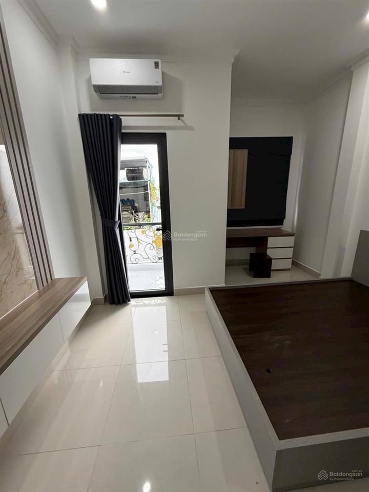Cần bán gấp nhà hẻm xe hơi phường phú thuận q7