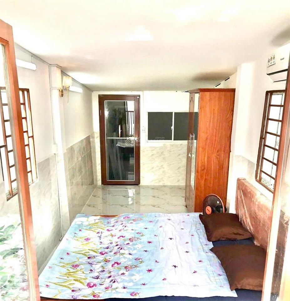 Nhà đẹp lý chính thắng  cách mt chỉ 30m  thẳng trục  dt (3x 15m)  4pn