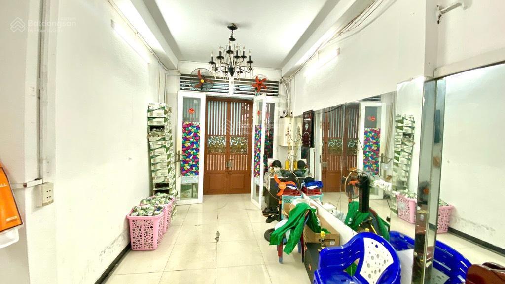 Nhà đẹp lý chính thắng  cách mt chỉ 30m  thẳng trục  dt (3x 15m)  4pn