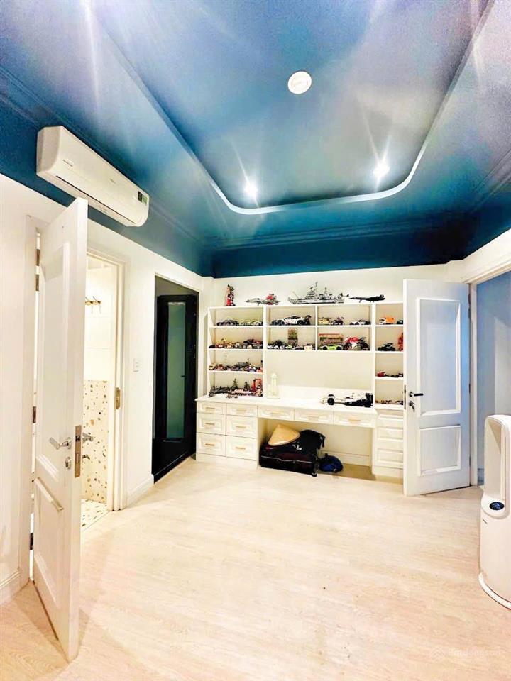 Kế bên vincom nam long  xe hơi 4 chỗ tới nhà  biệt thự nam long  full nội thất xịn nhỉnh 10 tỷ