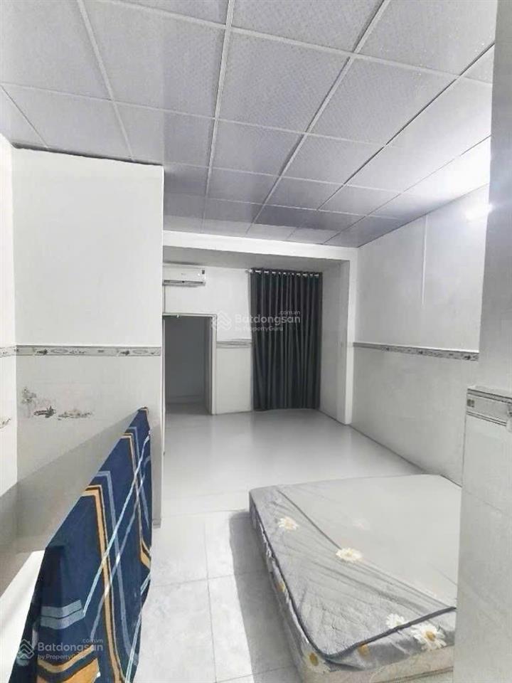 Nhà xe hơi đỗ cửa  ngay chợ phú thuận  2 mặt hẻm thoáng  nhỉnh 5 tỷ