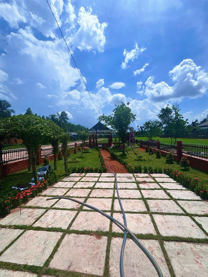 Chủ cần bán nhà vườn cạnh kcn phước đông, diện tích 300m2 sổ hồng riêng giá 1ty690 thương lượng