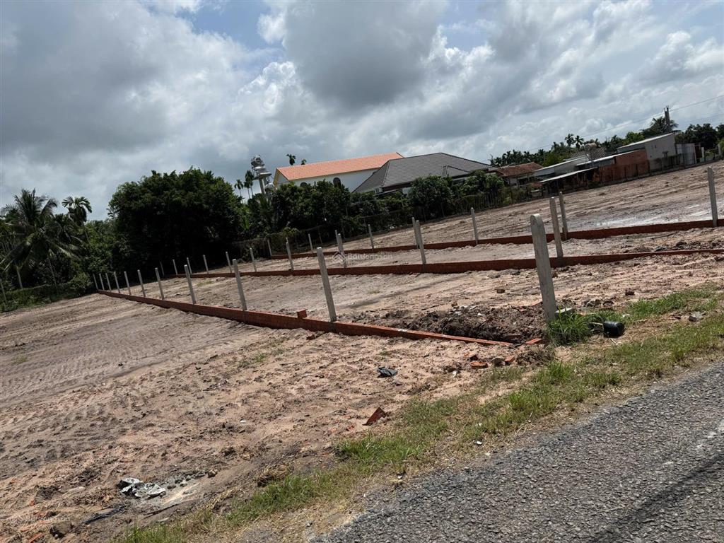 Chủ cần bán nhà vườn cạnh kcn phước đông, diện tích 300m2 sổ hồng riêng giá 1ty690 thương lượng