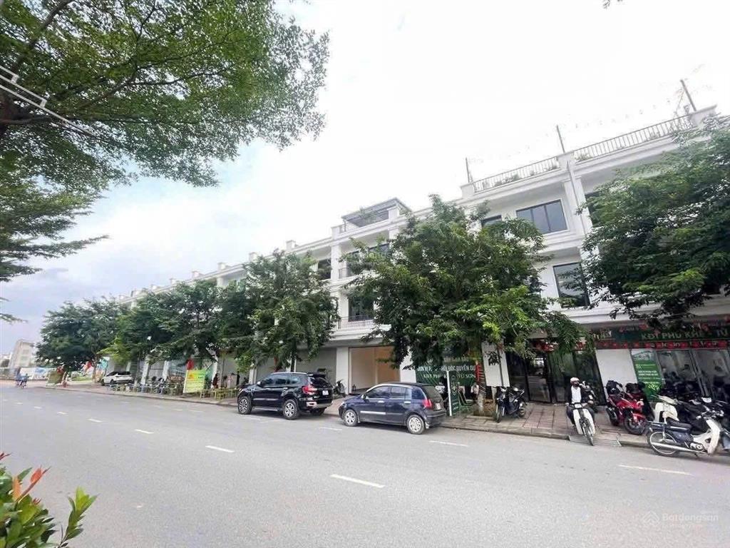 Bán shophouse đất nền, kiot 50 năm