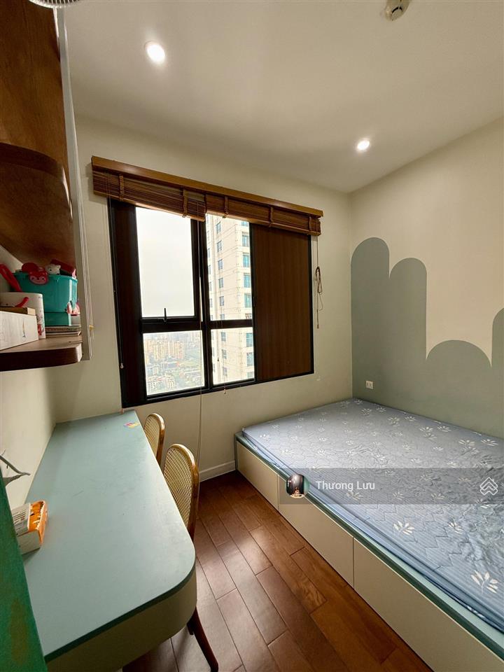 Bán căn hộ 2pn dcapitale trần duy hưng dt 73m2, full đồ cao cấp, giá 9 tỷ