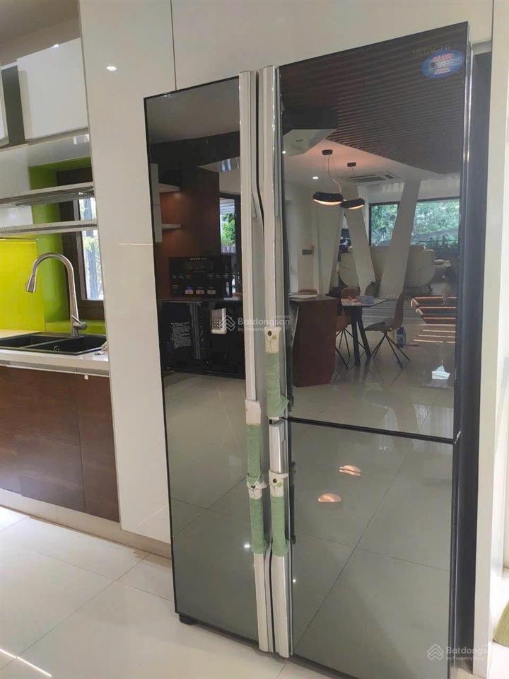 Cho thuê biệt thự góc 3 mặt tiền siêu đẹp cao đức lân an phú (cũ) 2800$