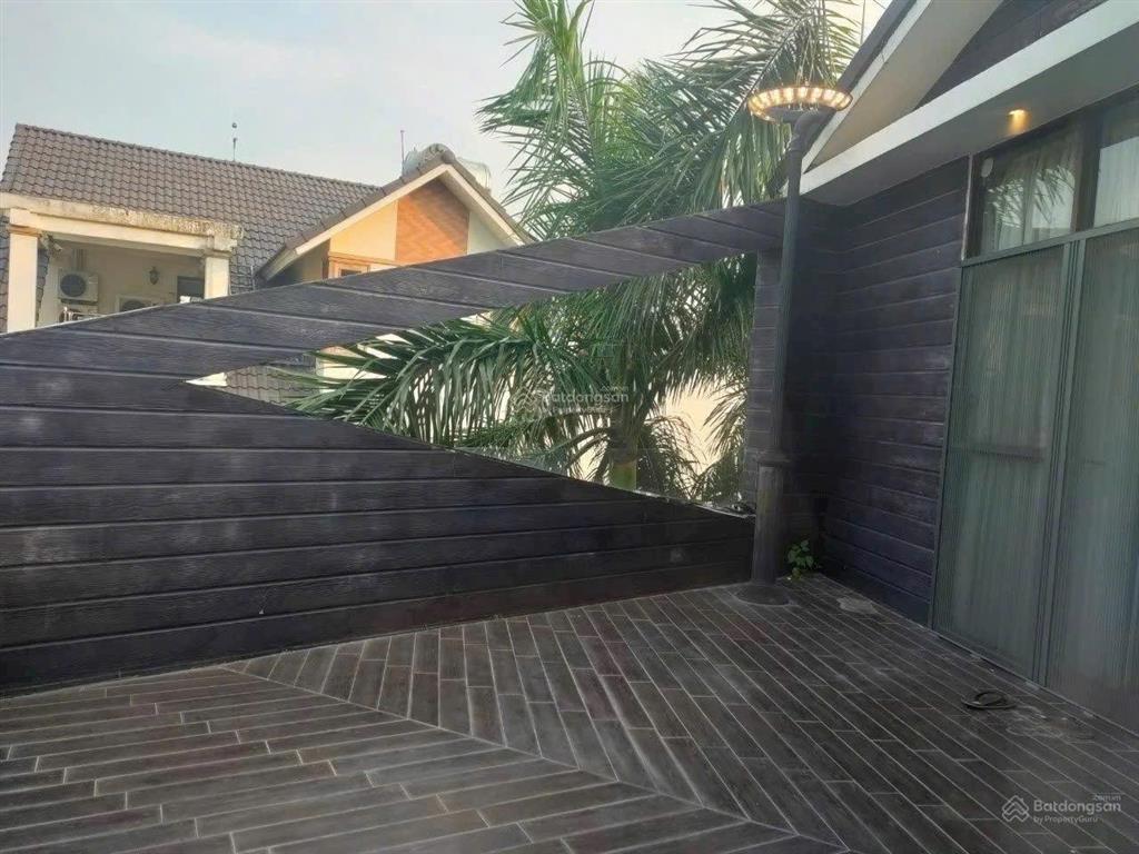 Cho thuê biệt thự góc 3 mặt tiền siêu đẹp cao đức lân an phú (cũ) 2800$