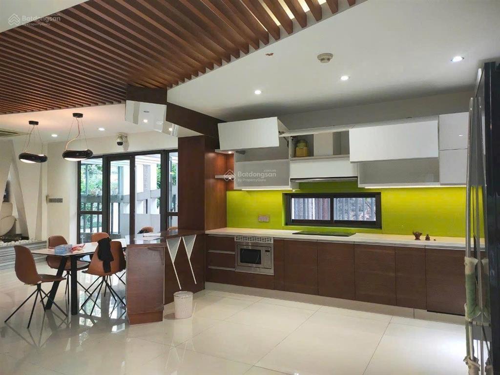 Cho thuê biệt thự góc 3 mặt tiền siêu đẹp cao đức lân an phú (cũ) 2800$
