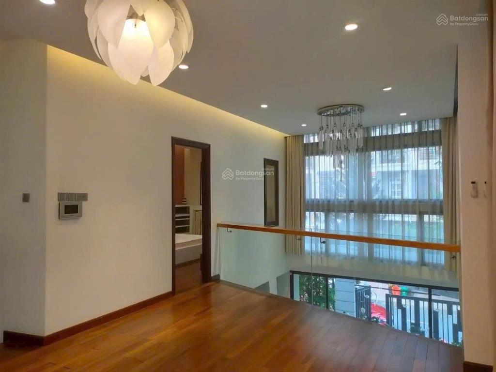 Cho thuê biệt thự góc 3 mặt tiền siêu đẹp cao đức lân an phú (cũ) 2800$