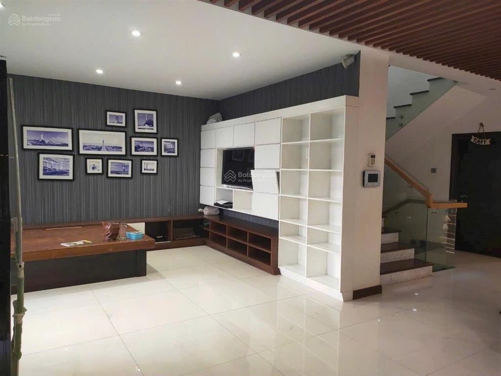 Cho thuê biệt thự góc 3 mặt tiền siêu đẹp cao đức lân an phú (cũ) 2800$