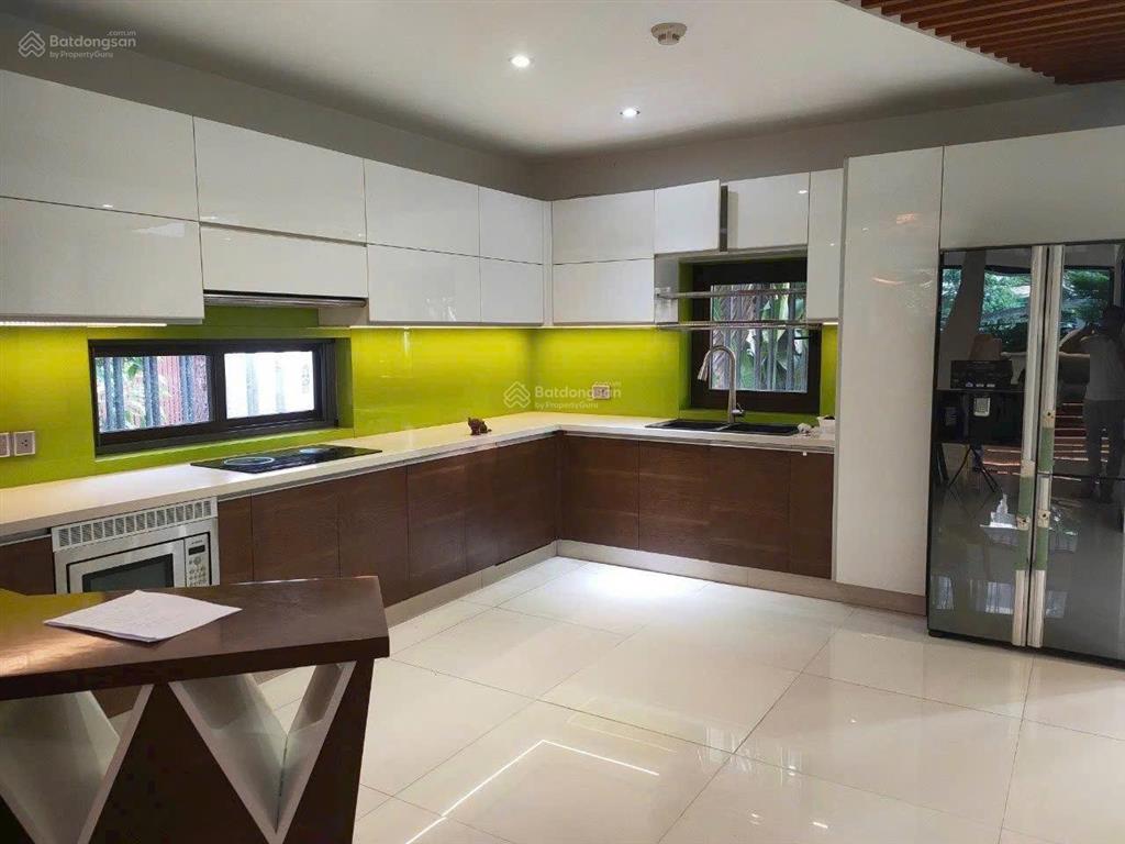 Cho thuê biệt thự góc 3 mặt tiền siêu đẹp cao đức lân an phú (cũ) 2800$