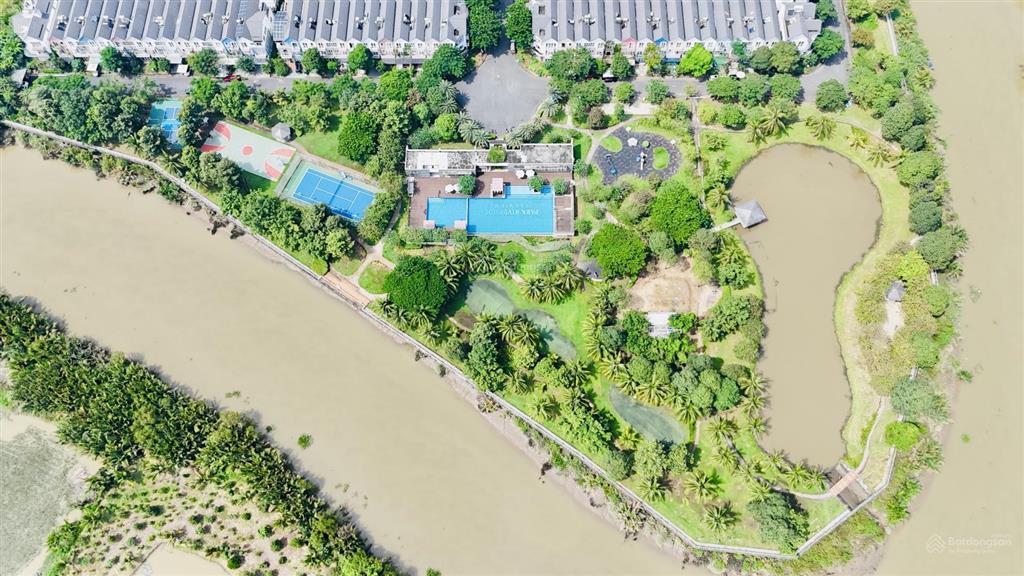 Bán căn nhà phố shophouse thô 103m2 13.9 tỷ view sông hàng hiếm park riverside