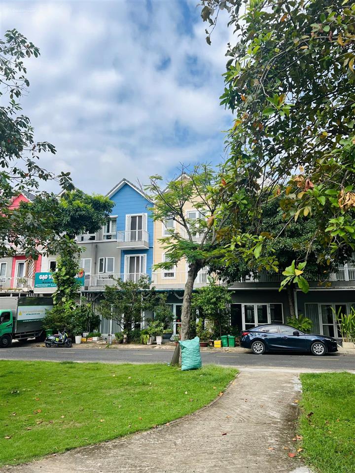 Bán căn nhà phố shophouse thô 103m2 13.9 tỷ view sông hàng hiếm park riverside