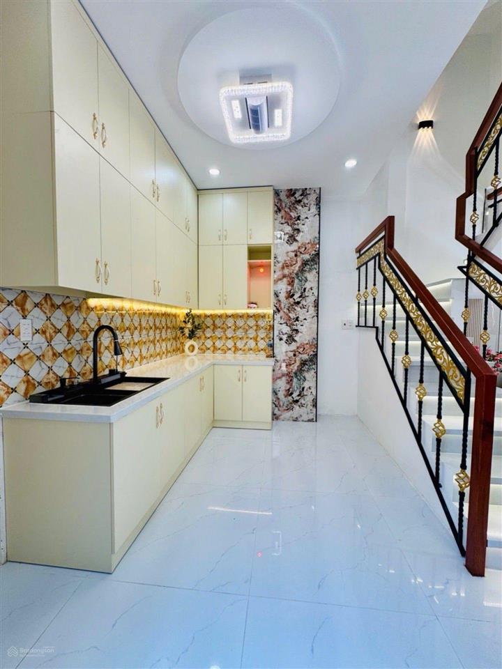 Căn góc 2 mặt thoáng , xây mới vào ở ngay âu dương lân q8