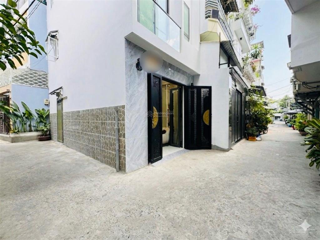 Căn góc 2 mặt thoáng , xây mới vào ở ngay âu dương lân q8