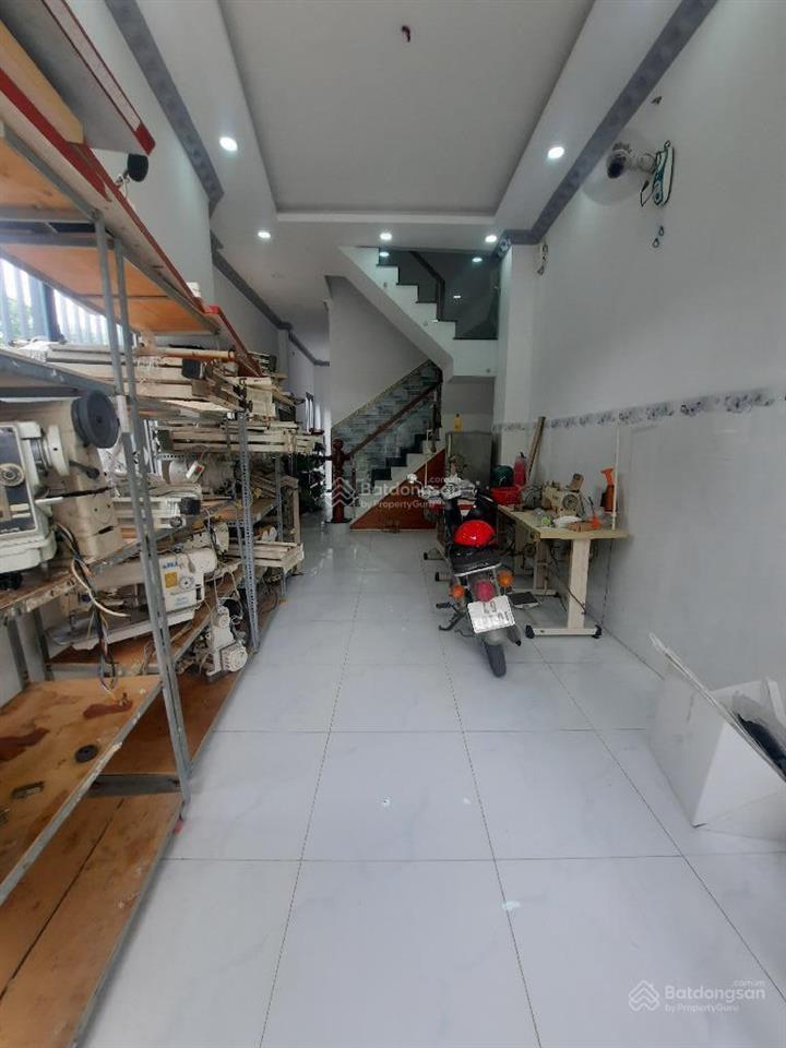 Nhà đẹp ở liền view sông thoáng mát q8