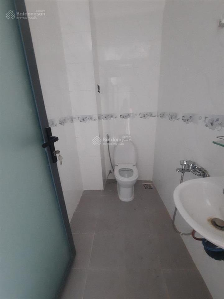 Nhà đẹp ở liền view sông thoáng mát q8