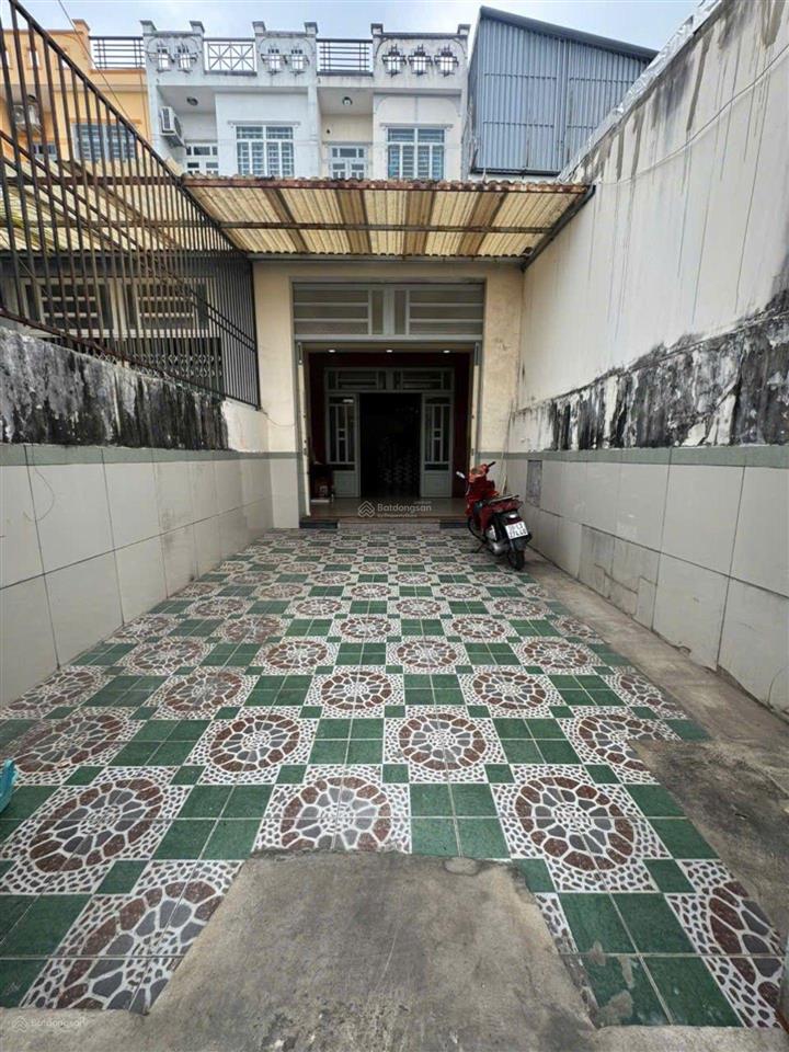 Bán nhà q8 có view hồ nước, đường xe tải, full tiện ích
