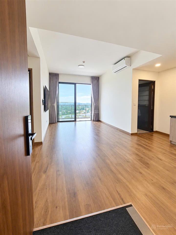 Cho thuê panorama  mizuki park, 2pn 2wc, có nội thất, view sông thoáng mát. giá 13 triệu