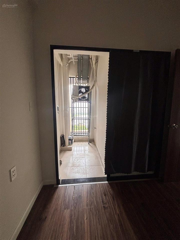 Cho thuê 2pn 1wc, mp345  mizuki park, ít nội thất. giá 9 triệu