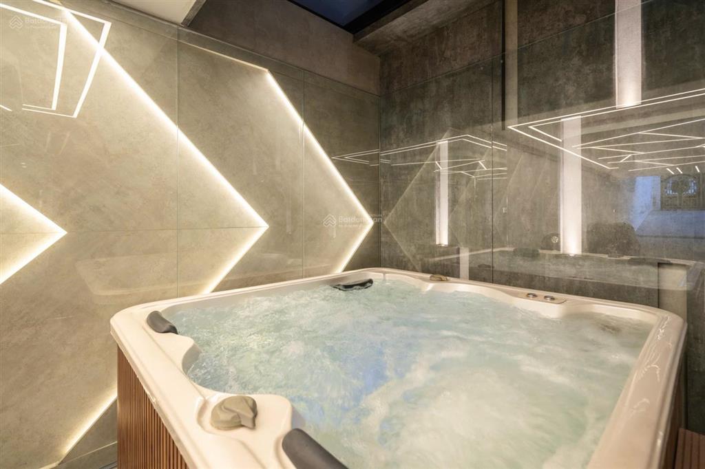 Cho thuê ch biệt thự luxury him lam, quận 7, nội thất nhà gần 20 tỷ