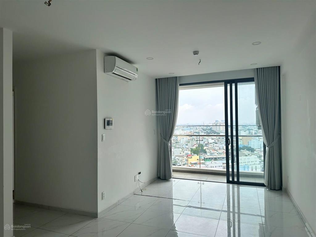 Bán 2pn đông nam dt 68m tầng cao  view hồ bơi & sông chỉ 6.2 tỷ