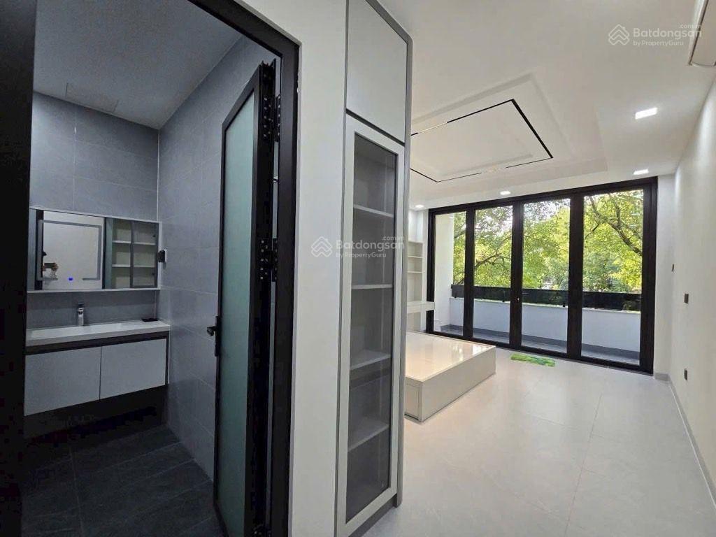 Bán nhà mới 4 tầng 5x20m oto vào nhà giá 12ty3 đường lâm văn bền quận 7