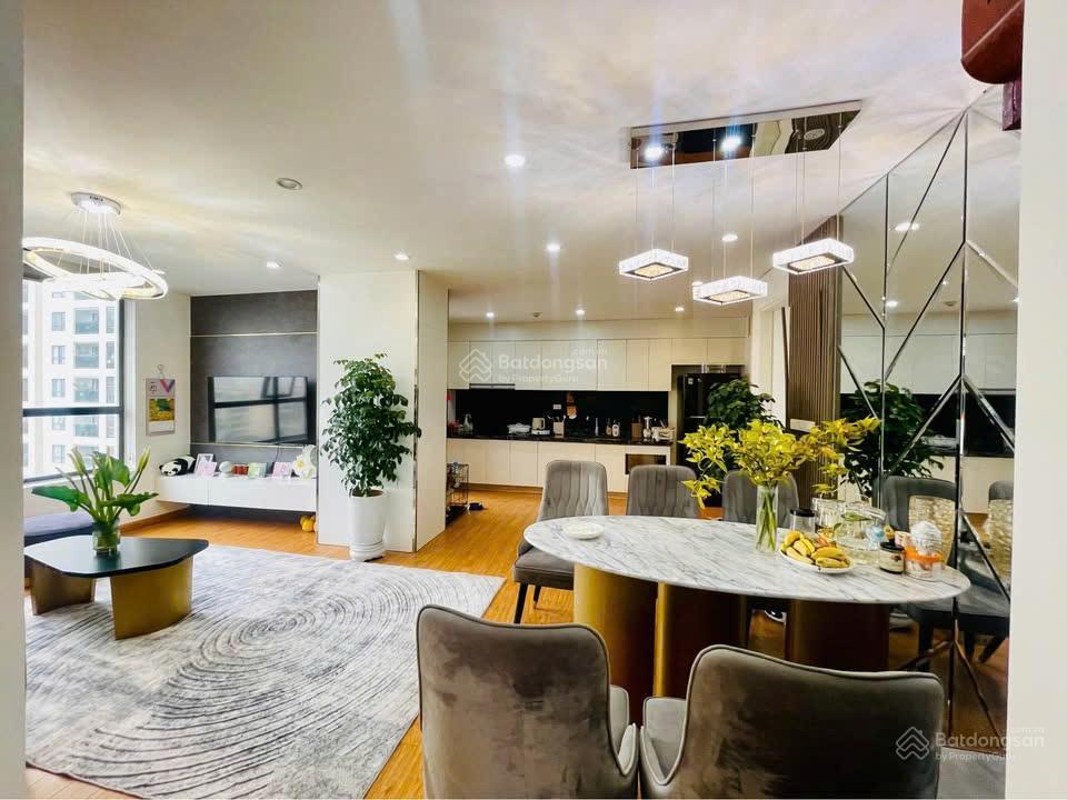 Cho thuê chcc 1pn  2pn  3pn tại hong kong tower, 243a đê la thành, full nội thất/cơ bản, giá rẻ