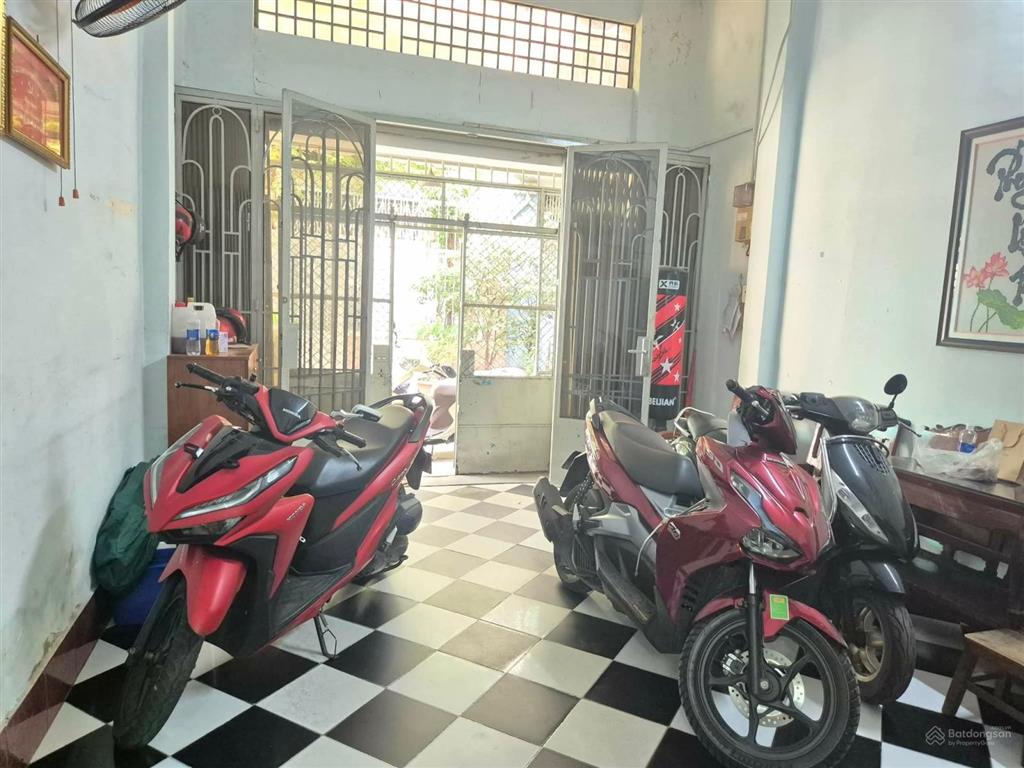 Nhà riêng nở hậu vuông gần gấp đôi, 6pn, 3wc, 67m2, hẻm xe hơi vào tận nhà q. 11